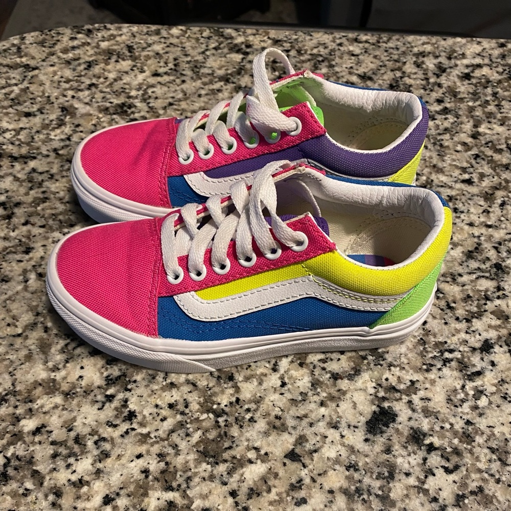 Colorful Vans - Picture 2 of 7